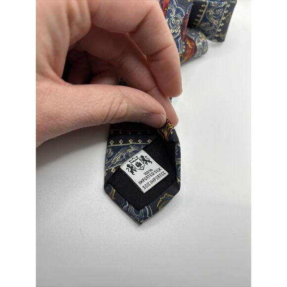 THE METROPOLITAN MUSEUM OF ART MADE IN CANADA MULTI COLOR NECKTIE TIE 56” - Picture 4 of 7